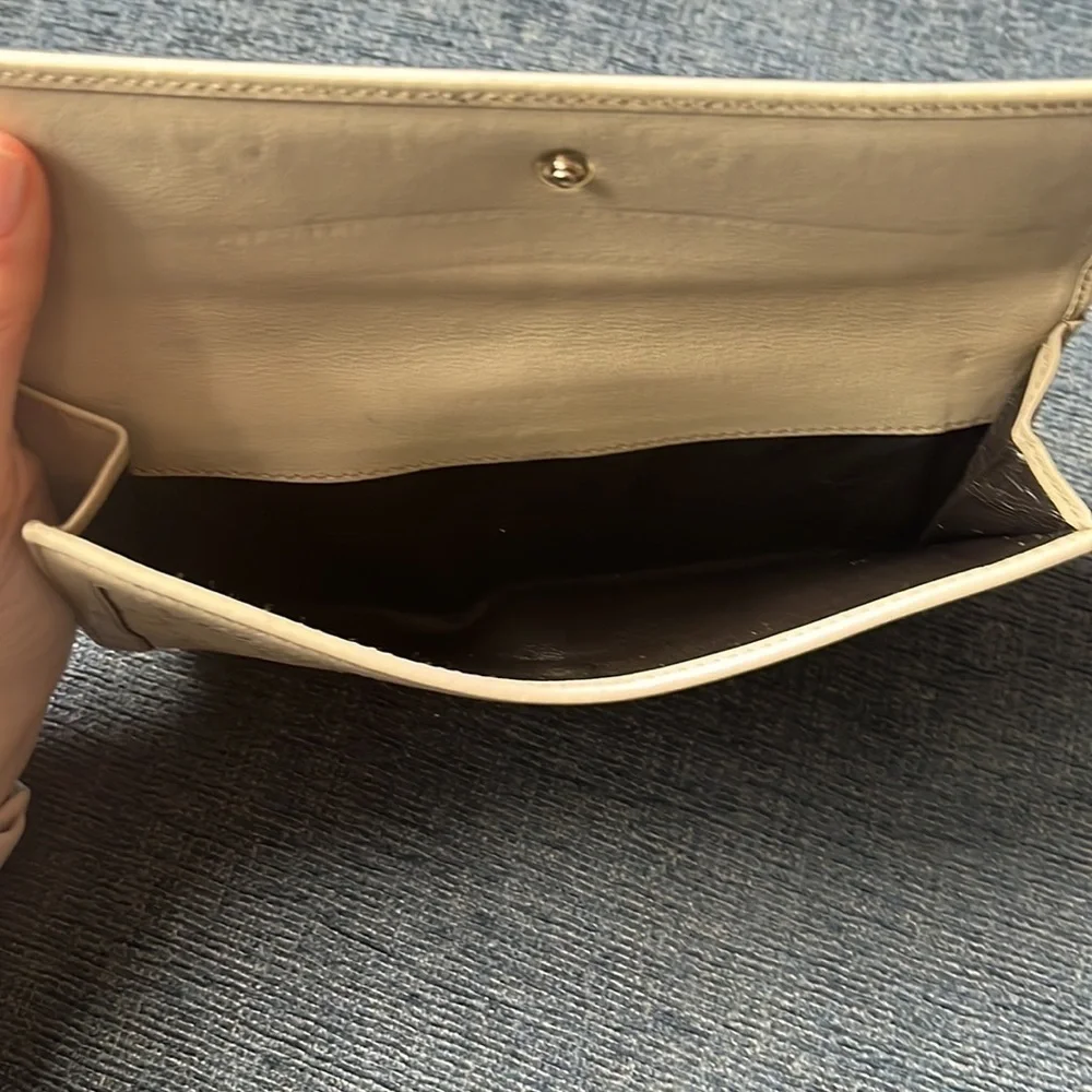 GUCCI light gray guccisima leather wallet